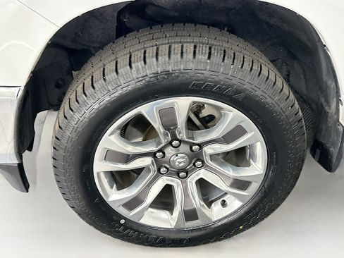 Used 2019 RAM 1500 Big Horn AWD/4WD image 11
