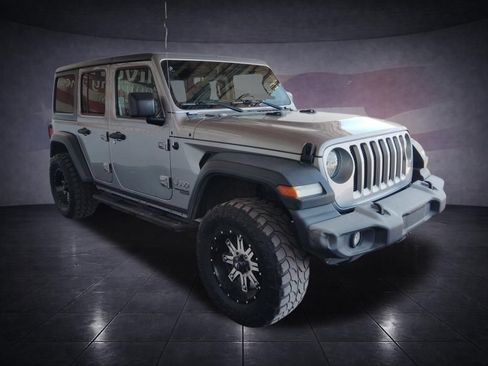 Used 2018 Jeep Wrangler Unlimited Sport S AWD/4WD image 7