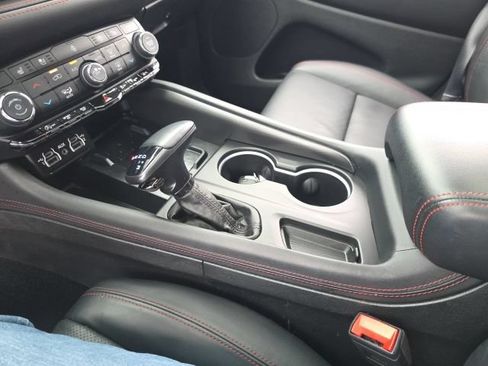 Used 2025 Dodge Durango GT AWD/4WD image 28