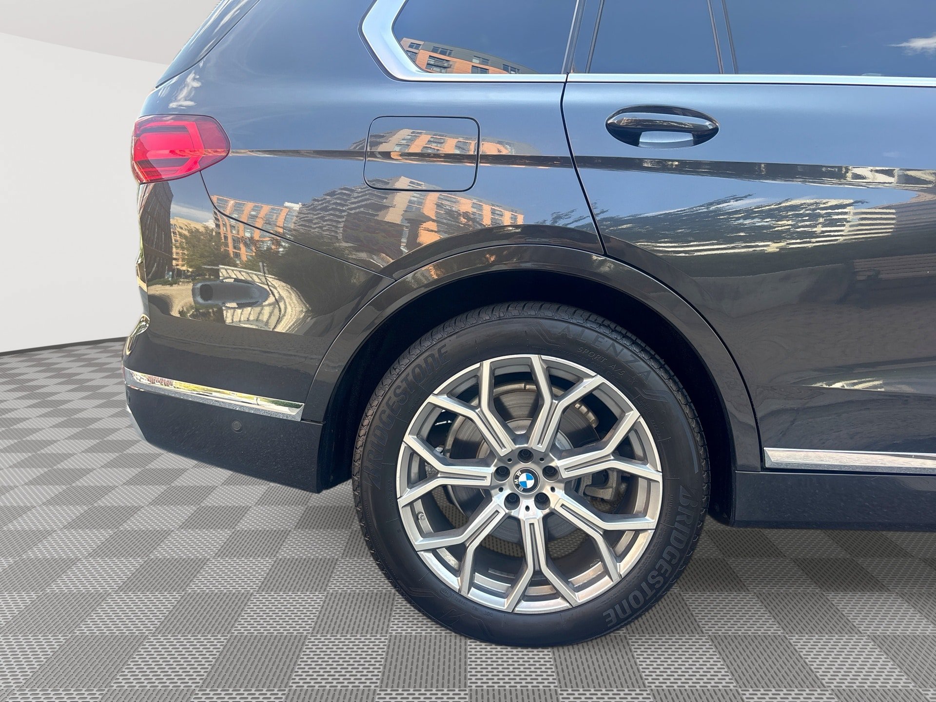 Used 2020 BMW X7 xDrive40i w/ Executive Package AWD/4WD image 30