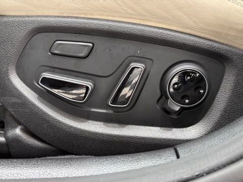 Used 2017 Genesis G80 3.8 w/ Option Group 03 image 12