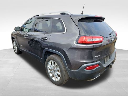 Used 2016 Jeep Cherokee Limited w/ Luxury Group image 4