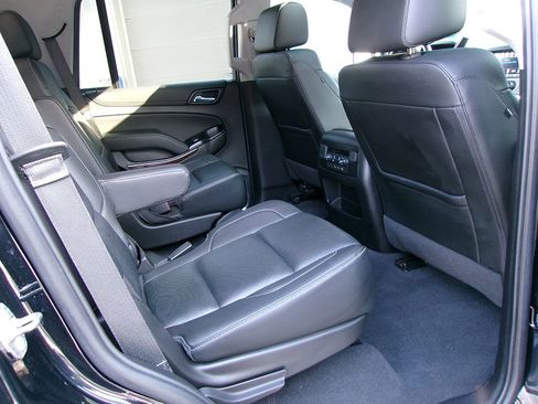 Used 2019 GMC Yukon SLT w/ Open Road Package image 11