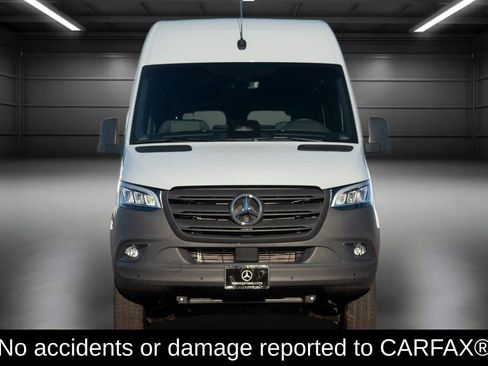 Used 2025 Mercedes-Benz Sprinter 2500 image 2