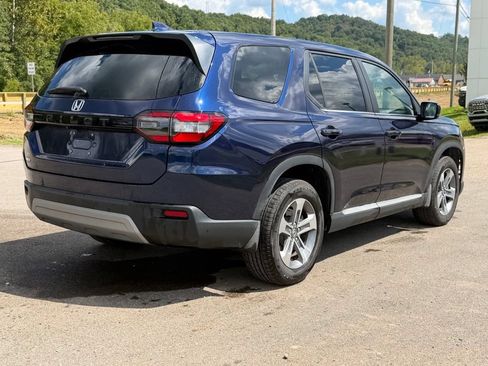 Used 2025 Honda Pilot EX-L image 6