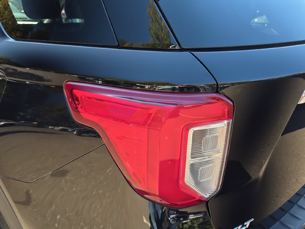 Certified 2023 Ford Explorer XLT w/ Equipment Group 202A AWD/4WD image 10