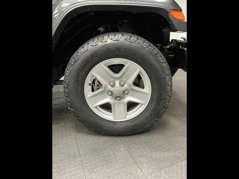 Used 2021 Jeep Gladiator Sport AWD/4WD image 40