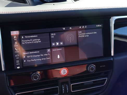 Certified 2025 Porsche Macan image 17