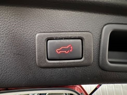 Used 2017 Subaru Forester 2.5i Limited image 21