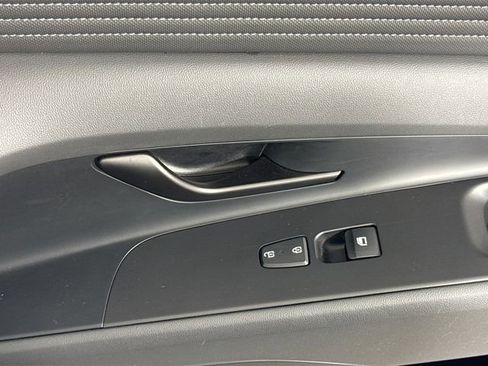 Certified 2025 Hyundai Elantra Sport w/ Cargo Package image 33