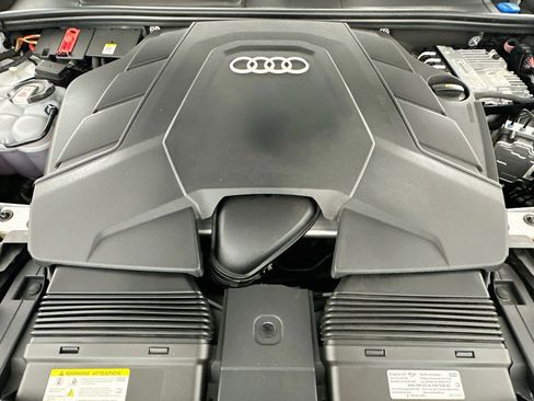 Used 2025 Audi Q8 Prestige w/ Prestige Package AWD/4WD image 33
