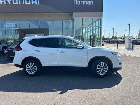 Used 2020 Nissan Rogue SV FWD image 9