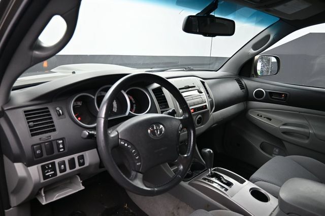 Used 2011 Toyota Tacoma 4x4 Double Cab w/ TRD Sport Pkg w/JBL Audio image 12