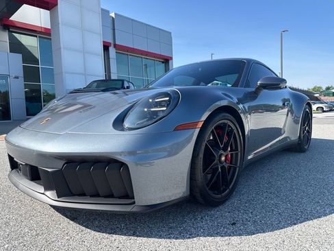 Used 2026 Porsche 911 Carrera GTS RWD image 4