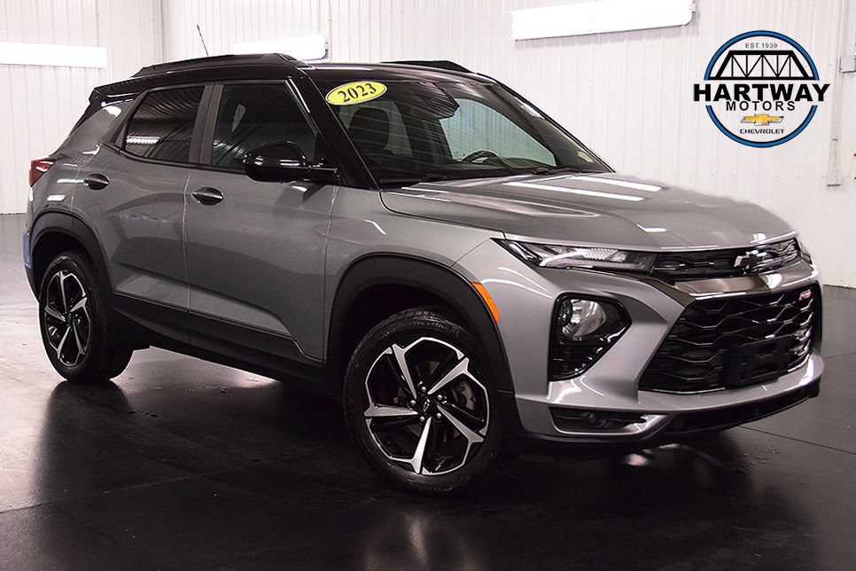Used 2023 Chevrolet TrailBlazer RS w/ Convenience Package AWD/4WD image 1
