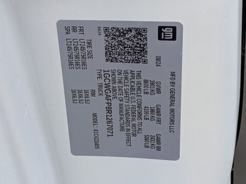 Used 2024 Chevrolet Express 2500 w/ Driver Convenience Package image 30