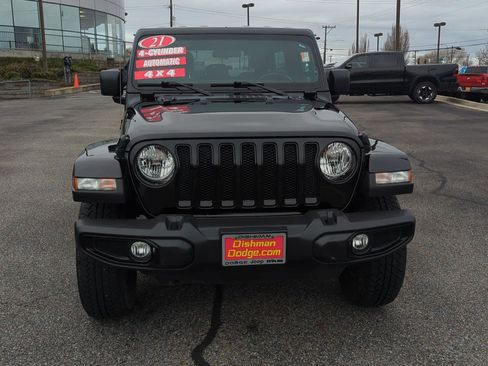 Used 2021 Jeep Wrangler Unlimited Sahara AWD/4WD image 2