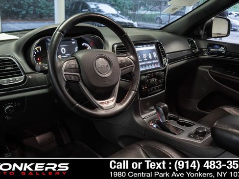 Used 2019 Jeep Grand Cherokee Trailhawk w/ Trailhawk Luxury Group AWD/4WD image 22