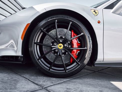 Used 2020 Ferrari 488 Pista Coupe RWD image 3
