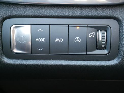 Certified 2024 GMC Acadia Denali image 32