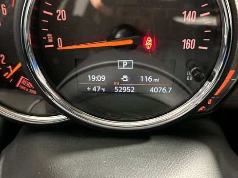 Used 2021 MINI Cooper 4-Door Hardtop image 22