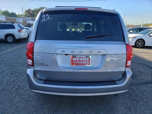 Used 2020 Dodge Grand Caravan SXT image 5