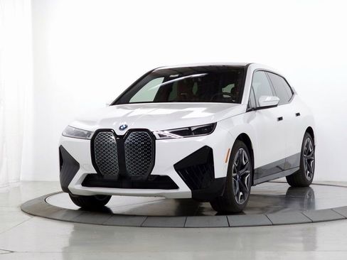 Used 2023 BMW iX M60 w/ Executive Package image 4