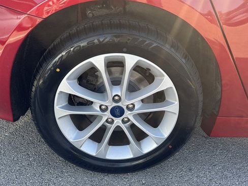 Used 2020 Ford Fusion SE FWD image 13