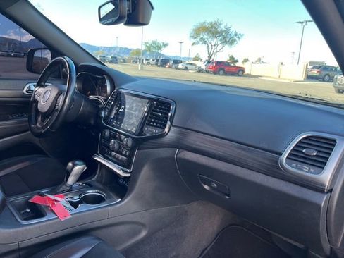 Used 2022 Jeep Grand Cherokee Laredo X image 26