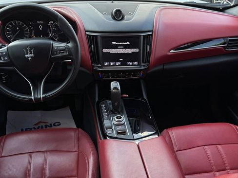 Used 2023 Maserati Levante GT AWD/4WD image 40