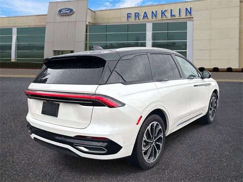 Used 2024 Lincoln Nautilus Reserve image 7