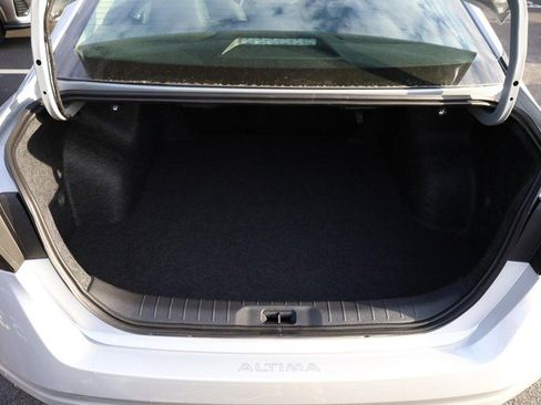 New 2025 Nissan Altima 2.5 SV image 7