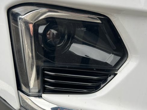 Certified 2023 Chevrolet Traverse LT FWD image 11