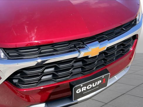 Used 2025 Chevrolet Trax LT FWD image 29