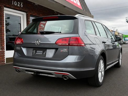 Used 2017 Volkswagen Golf Alltrack SE AWD/4WD image 4