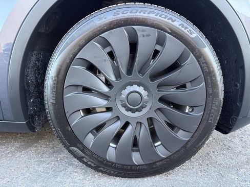 Used 2023 Tesla Model Y Long Range image 15