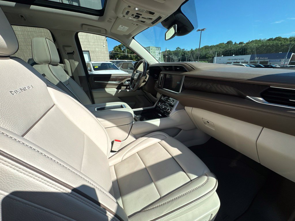 Used 2023 GMC Yukon Denali AWD/4WD image 22