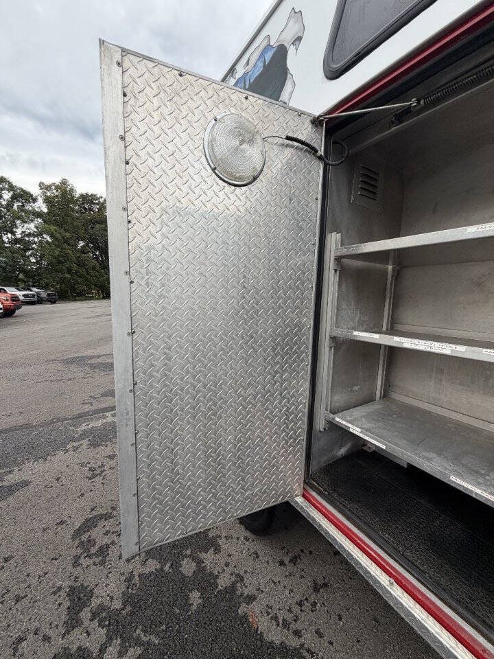 Used 1999 Ford F450 4x4 Regular Cab Super Duty image 39