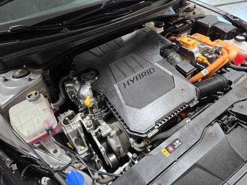 Used 2023 Hyundai Elantra Limited w/ Winter Weather Package FWD image 33
