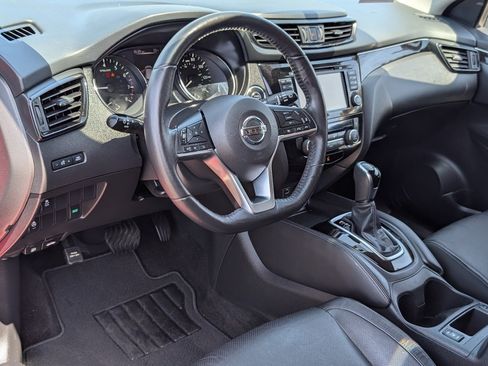 Used 2018 Nissan Rogue Sport SL FWD image 14