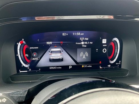 Used 2024 Nissan Pathfinder Platinum image 20