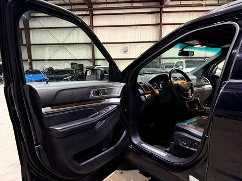 Used 2016 Ford Explorer Limited AWD/4WD image 11