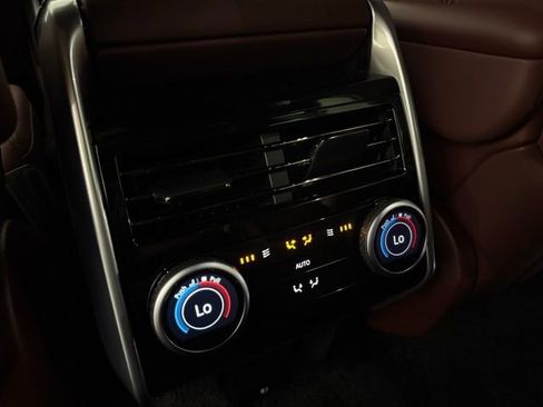 New 2025 Land Rover Range Rover SE image 29