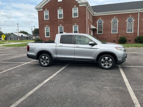 Used 2017 Honda Ridgeline RTL image 3