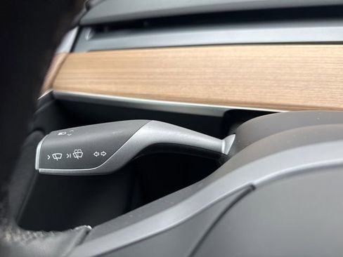 Used 2024 Tesla Model Y Long Range image 18