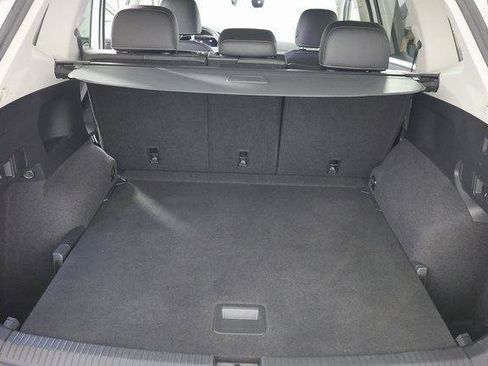 Used 2022 Volkswagen Tiguan SE image 23