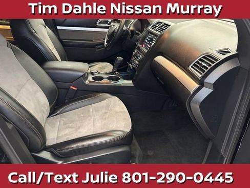 Used 2017 Ford Explorer XLT w/ Equipment Group 202A AWD/4WD image 14