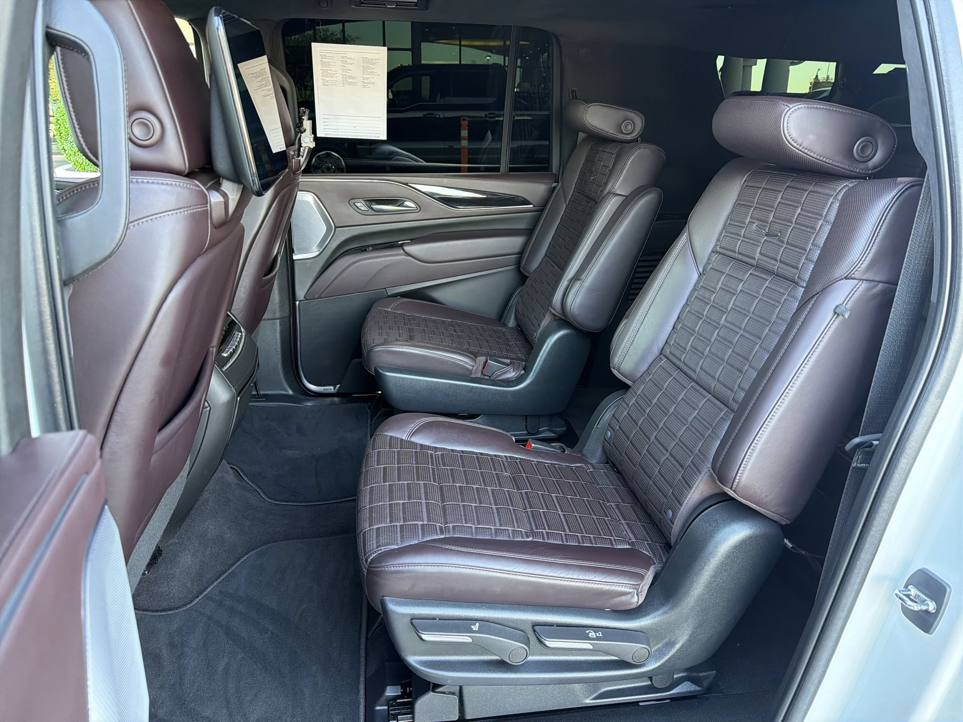 Used 2023 Cadillac Escalade ESV Sport Platinum w/ LPO, Floor Liner Package AWD/4WD image 22