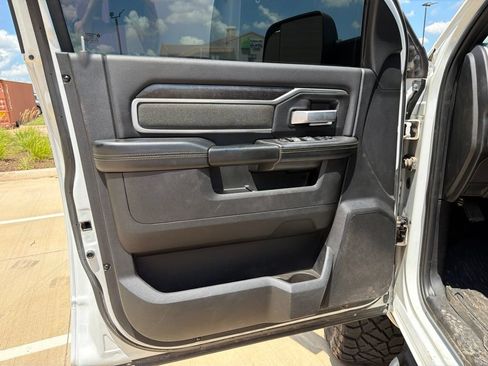 Used 2022 RAM 2500 Big Horn w/ Night Edition AWD/4WD image 15