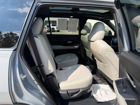 Certified 2026 Toyota Grand Highlander AWD Hybrid image 39